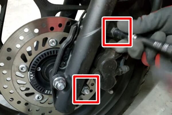 PCXブレーキパッド残量の見方